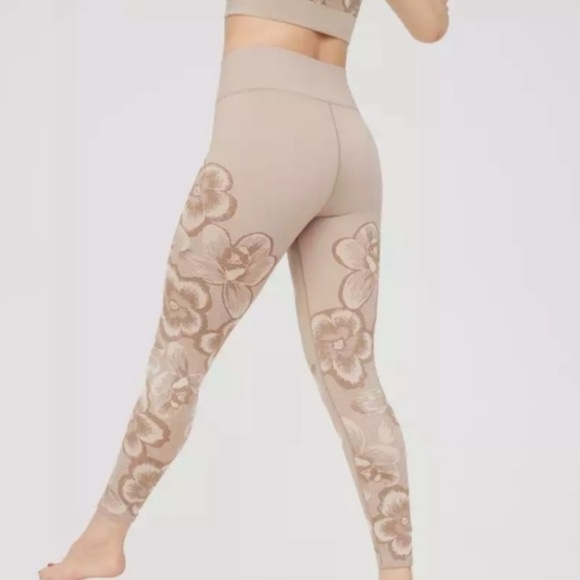 Beige Floral Leggings by aerie - Picture 1 of 4